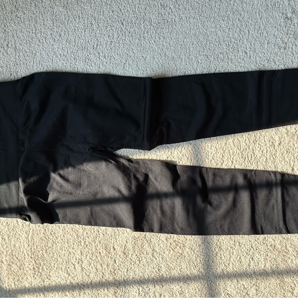 Dresses pants and jeans - Picture 14 of 16